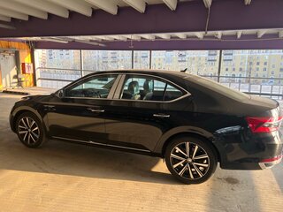 2025 Skoda Superb III Рестайлинг, чёрный, 3114000 рублей, вид 2