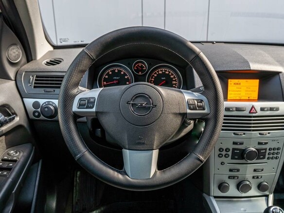 2011 Opel Astra H Рестайлинг, белый, 459000 рублей - вид 16