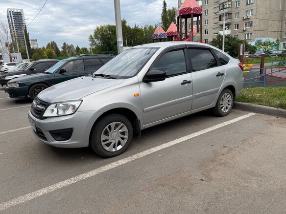 2014 Lada (ВАЗ) Granta I, серебристый, 400000 рублей - вид 1