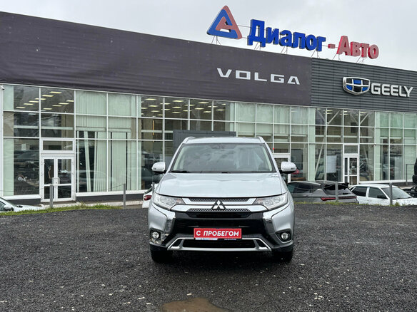 2019 Mitsubishi Outlander III Рестайлинг 3, серебристый, 1920000 рублей - вид 10