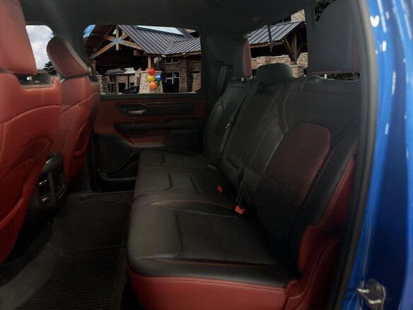 2025 Ram 1500 Crew Cab V Рестайлинг, синий, 5954000 рублей - вид 8