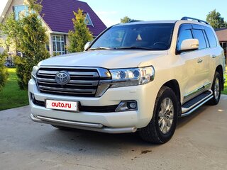 2015 Toyota Land Cruiser 200 Series Рестайлинг 2, белый, 5100000 рублей, вид 1