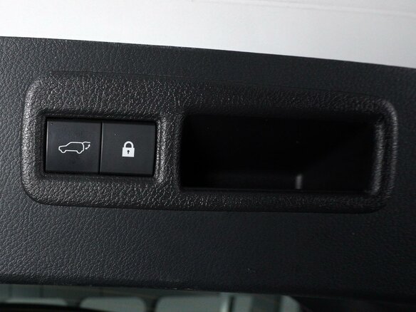 2020 Lexus NX 200 I Рестайлинг, белый - вид 18