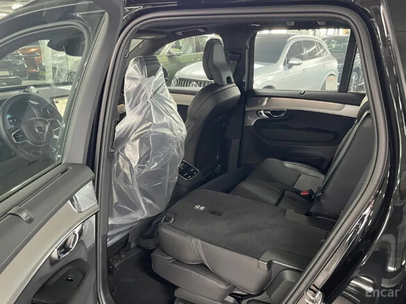 2026 Volvo XC90 B6 II Рестайлинг 2, чёрный, 10300000 рублей - вид 15