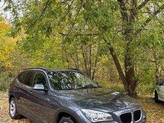 2013 BMW X1 20i I (E84) Рестайлинг, серый, 1320000 рублей, вид 2