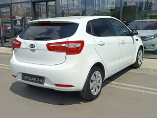 2014 Kia Rio III, белый, 555000 рублей, вид 4