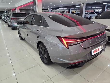 2022 Hyundai Avante VII, серебристый, 1830000 рублей, вид 4