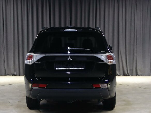 2014 Mitsubishi Outlander III, чёрный - вид 12