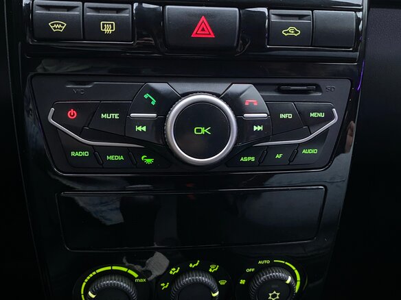 2014 Lada (ВАЗ) Priora I Рестайлинг, белый, 650000 рублей - вид 19