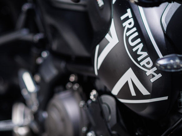 2021 Triumph Trident 660, чёрный - вид 12
