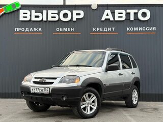 2018 Chevrolet Niva I Рестайлинг, серебристый, 790000 рублей, вид 1