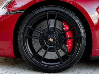 2022 Porsche 911 Carrera 4 GTS VIII (992), красный, 16800000 рублей, вид 5