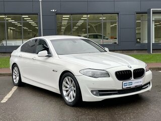2013 BMW 5 серии 520i VI (F10/F11/F07), белый, 1150000 рублей, вид 3