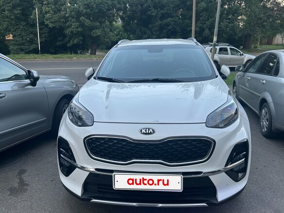 2018 Kia Sportage IV Рестайлинг, белый, 2550000 рублей - вид 1