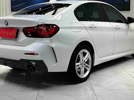 2023 BMW 1 серии 120i III (F52) Рестайлинг, белый, 1700000 рублей, вид 4