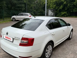 2018 Skoda Octavia III (A7) Рестайлинг, белый, 1590000 рублей, вид 4