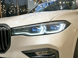 2020 BMW X7 30d I (G07), белый, 6858000 рублей, вид 5
