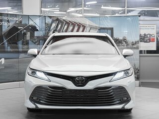 2019 Toyota Camry VIII (XV70), белый, 2399000 рублей, вид 2