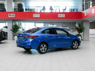 2017 Hyundai Solaris II, синий, 1350000 рублей, вид 2