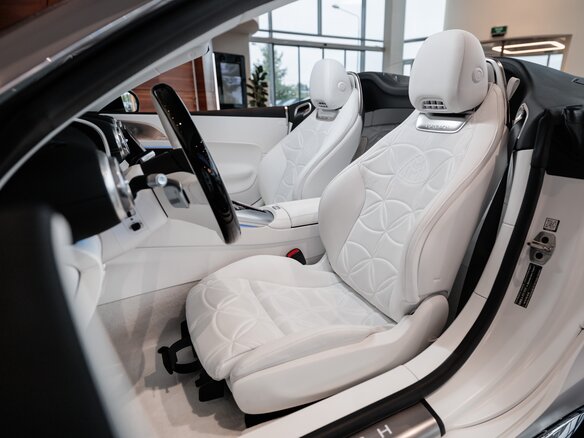2025 Mercedes-Benz Maybach SL, белый, 33450000 рублей - вид 30