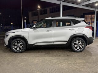 2021 Kia Seltos I, серебристый, 2199000 рублей, вид 2