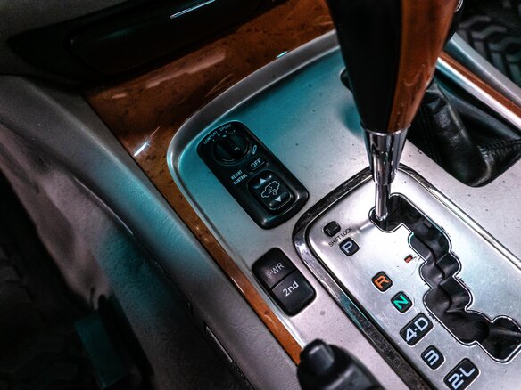 2007 Lexus LX 470 II Рестайлинг, серебристый, 2250000 рублей - вид 16