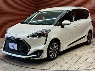 2022 Toyota Sienta II Рестайлинг, белый, 1087000 рублей, вид 1