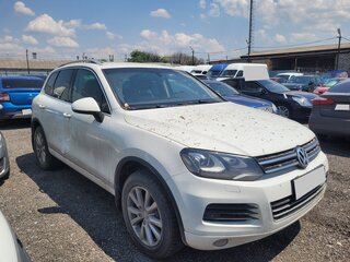 2012 Volkswagen Touareg II, белый, 1830000 рублей, вид 1