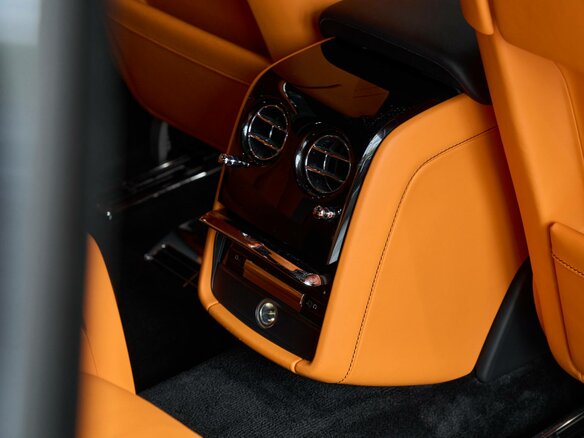 2024 Rolls-Royce Phantom VIII Рестайлинг (Series II), чёрный, 57000000 рублей - вид 26