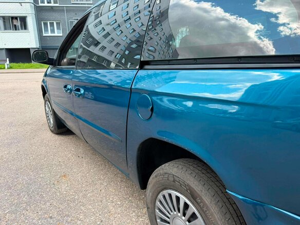 2001 Dodge Caravan 3-speed IV, зелёный - вид 5