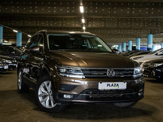 2018 Volkswagen Tiguan II, коричневый, 2300000 рублей, вид 2