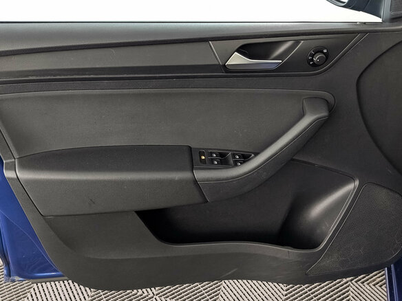 2021 Volkswagen Polo VI, синий - вид 18