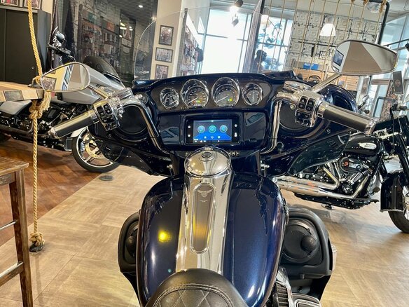 2018 Harley-Davidson CVO Limited, синий, 3500000 рублей - вид 13
