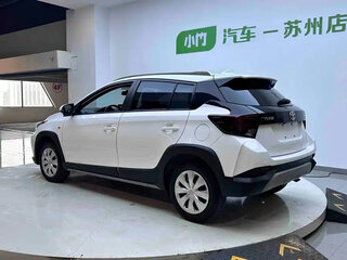 2022 Toyota Yaris IV, белый, 1280111 рублей, вид 5