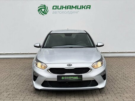 2018 Kia Ceed III, серебристый, 1670000 рублей, вид 2
