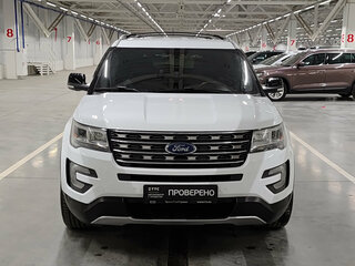 2018 Ford Explorer V Рестайлинг, белый, 2440000 рублей, вид 2