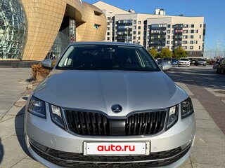 2017 Skoda Octavia III (A7) Рестайлинг, серебристый, 1700000 рублей, вид 3