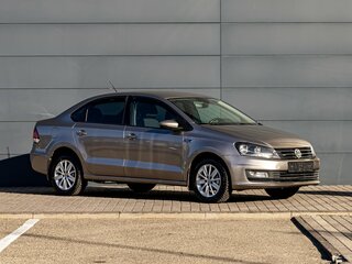 2015 Volkswagen Polo V Рестайлинг, коричневый, 995000 рублей, вид 3