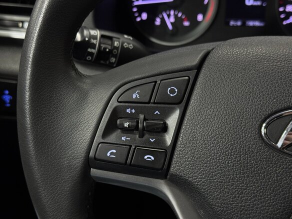 2017 Hyundai Tucson III, красный, 2170000 рублей - вид 16