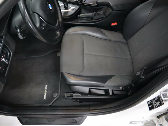 2017 BMW 3 серии 320i VI (F3x) Рестайлинг, белый, 1795170 рублей - вид 28