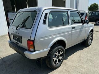 2026 Lada (ВАЗ) Niva Legend I, серебристый, 1259000 рублей, вид 3
