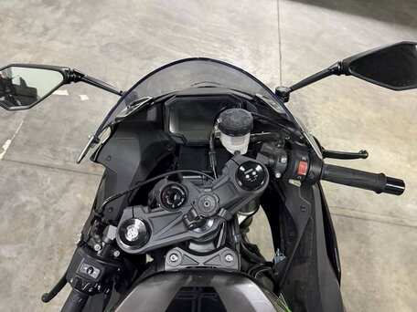 2025 Kawasaki ZX-6R Ninja, чёрный, 1350000 рублей, вид 4