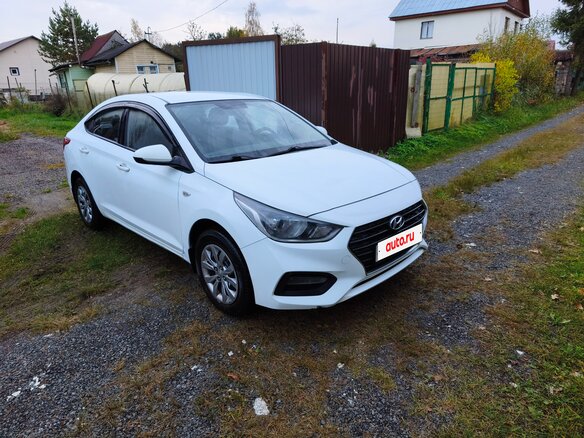 2018 Hyundai Solaris II, белый, 810000 рублей - вид 1