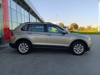 2020 Volkswagen Tiguan II, коричневый, 2296000 рублей, вид 4