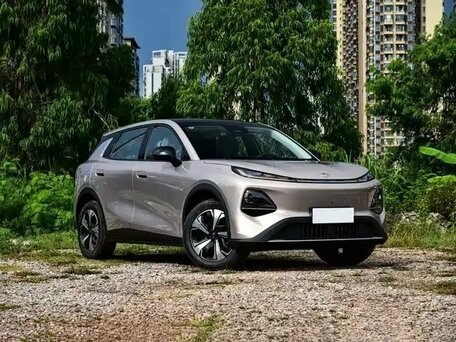 2026 Changan Qiyuan Q05 51.9 kWh II, серебристый, 2399008 рублей, вид 3