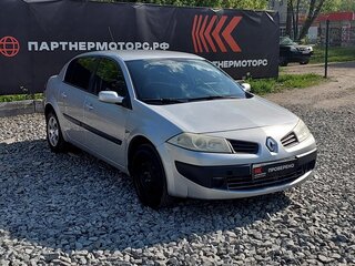 2006 Renault Megane II Рестайлинг, серебристый, 299000 рублей, вид 3