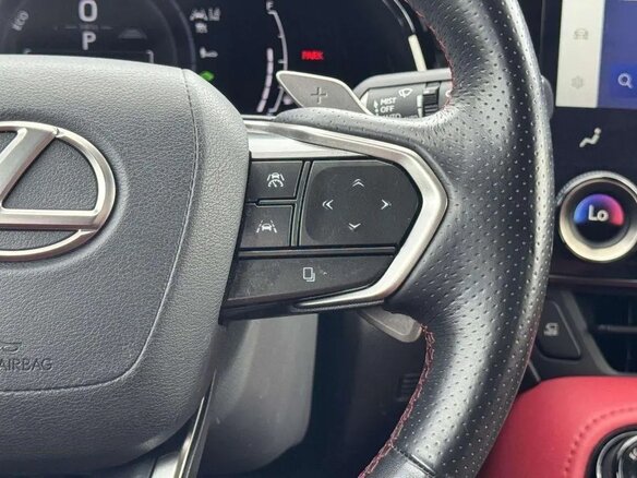 2025 Lexus NX 450h+ II, чёрный, 6000000 рублей - вид 7
