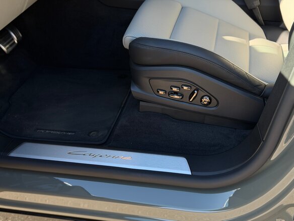 2026 Porsche Cayenne Electric IV, бежевый - вид 13