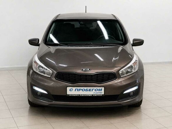 2016 Kia Ceed II Рестайлинг, коричневый, 1030000 рублей - вид 1