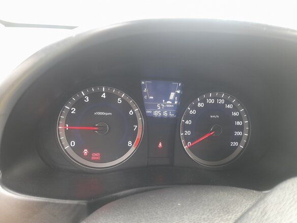 2011 Hyundai Solaris I, серебристый, 550000 рублей - вид 6